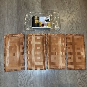 New Home Wear "Urban Square" 18" x 18" Set of 4 Napkins Color Cathy Spice